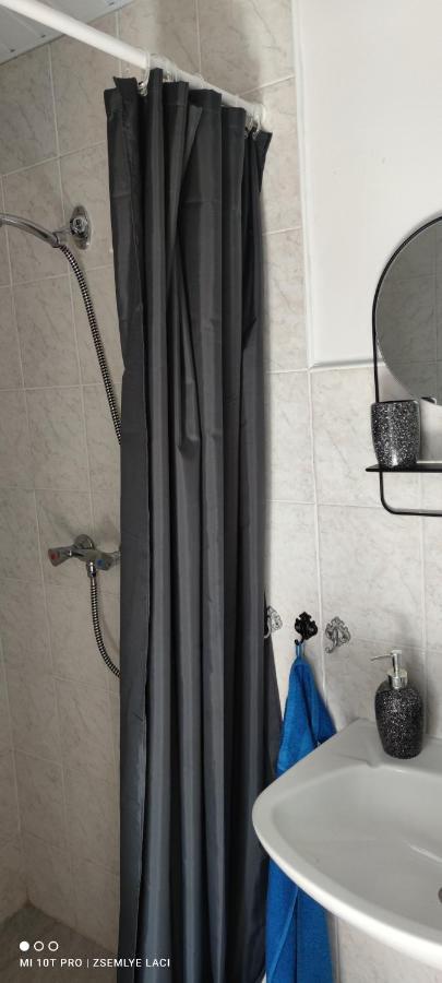 Апартаменты Hodosi Apartman Вельки-Медер Экстерьер фото